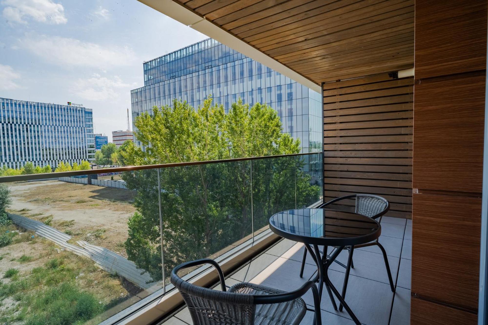Amazing View Apartments - Iuliu Maniu & Politehnica Park ブカレスト エクステリア 写真